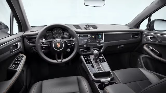2026 Porsche Macan - Image 26 of 30