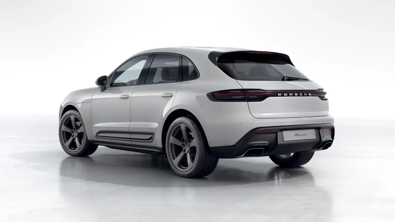 2026 Porsche Macan - Image 24 of 30