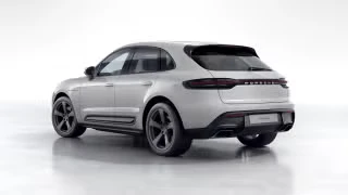 2026 Porsche Macan - Image 17 of 30