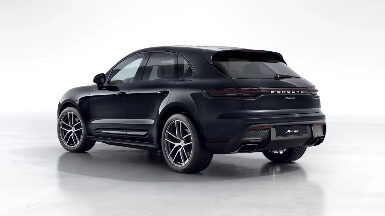 2026 Porsche Macan - Image 24 of 30