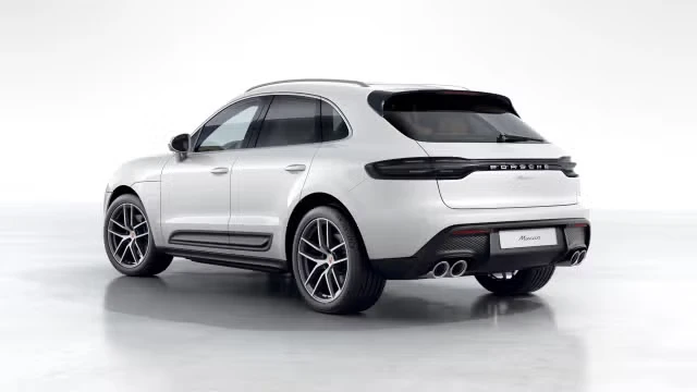 2026 Porsche Macan - Image 18 of 30