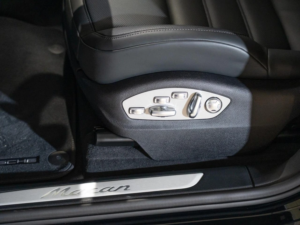 2026 Porsche Macan Electric - Image 13 of 26