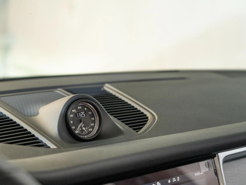 2026 Porsche Macan Electric - Image 20 of 26