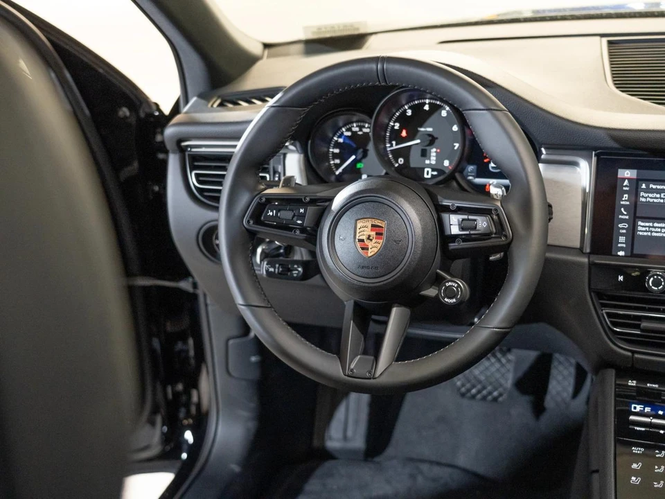 2026 Porsche Macan Electric - Image 25 of 26
