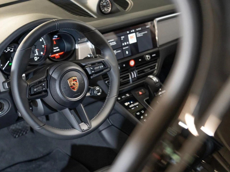 2026 Porsche Macan Electric - Image 16 of 26