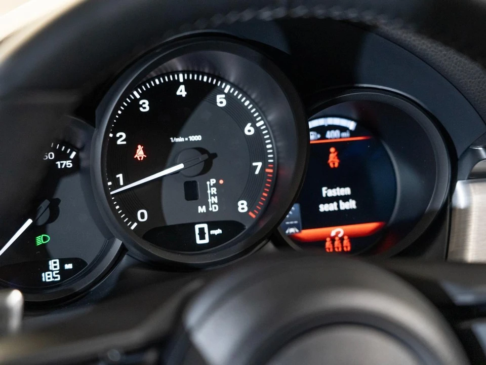 2026 Porsche Macan Electric - Image 19 of 26