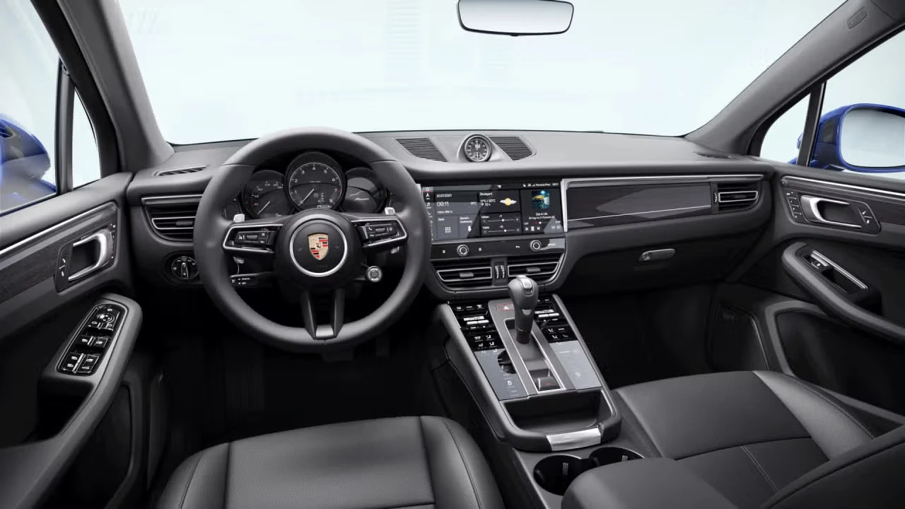 2026 Porsche Macan - Image 28 of 30