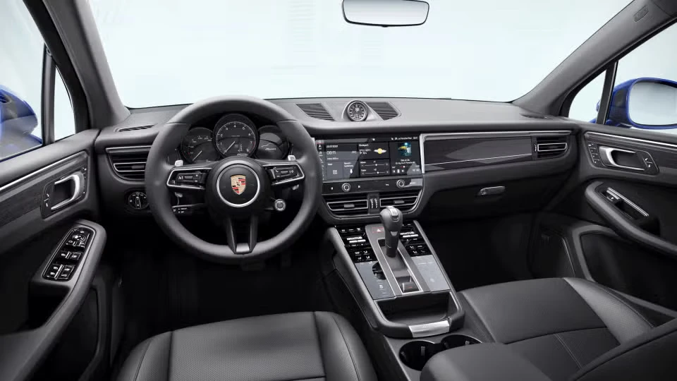 2026 Porsche Macan - Image 27 of 30
