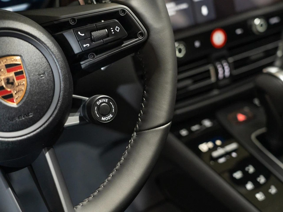 2026 Porsche Macan Electric - Image 23 of 29