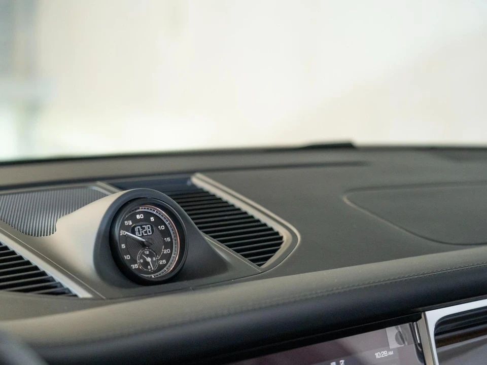 2026 Porsche Macan Electric - Image 20 of 29