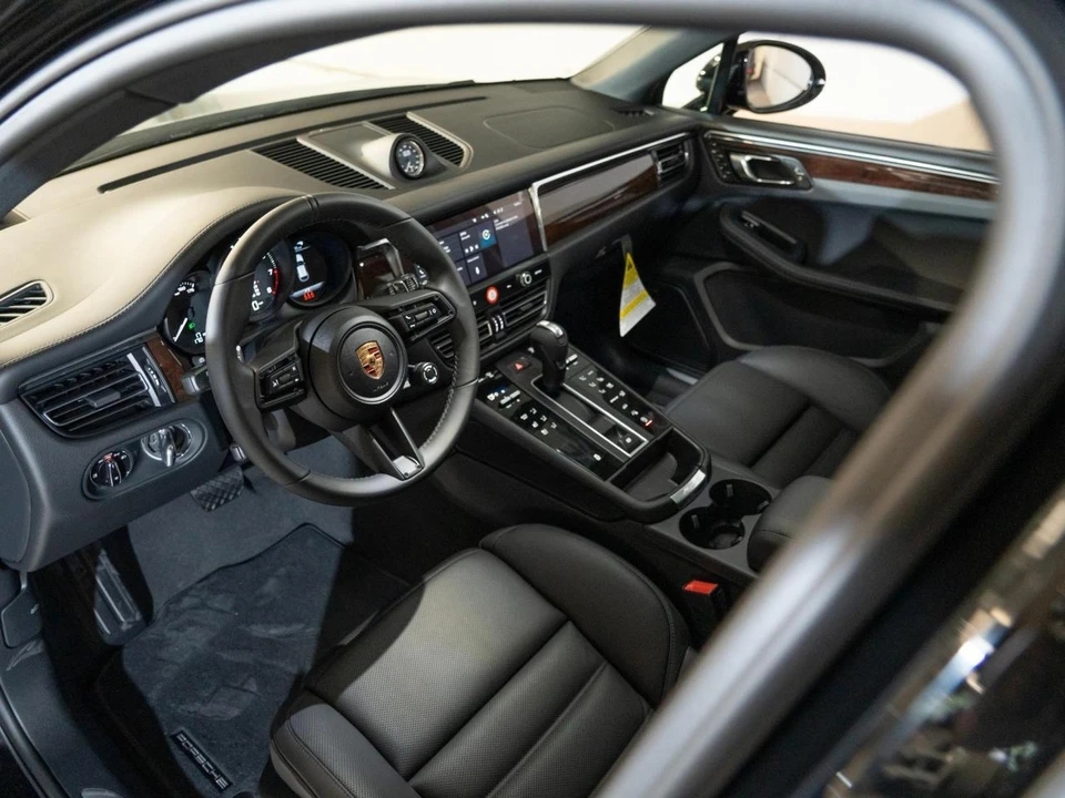 2026 Porsche Macan Electric - Image 4 of 29