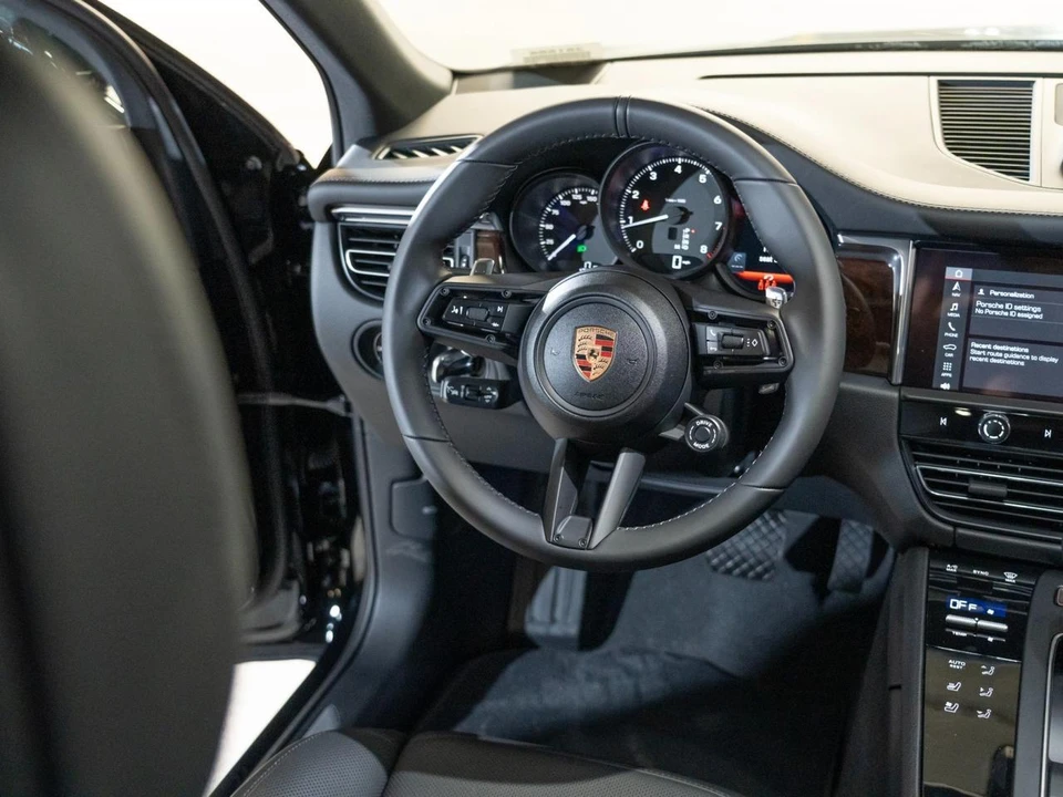 2026 Porsche Macan Electric - Image 27 of 29