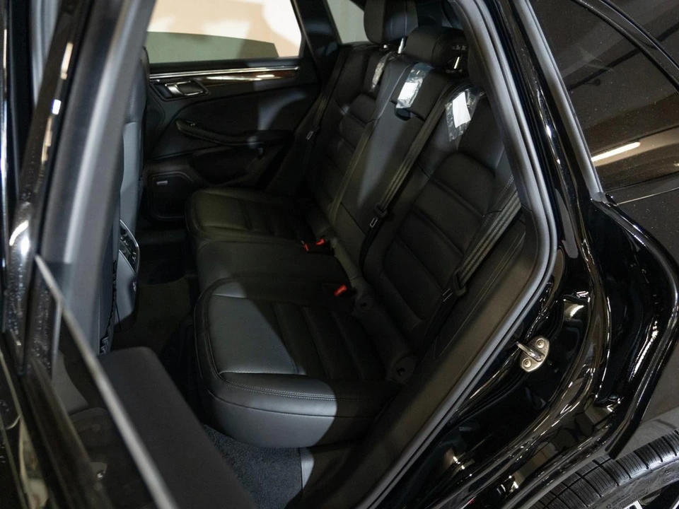 2026 Porsche Macan Electric - Image 25 of 29