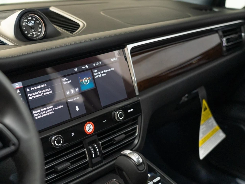 2026 Porsche Macan Electric - Image 21 of 29