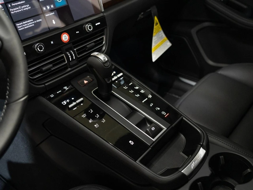 2026 Porsche Macan Electric - Image 22 of 29