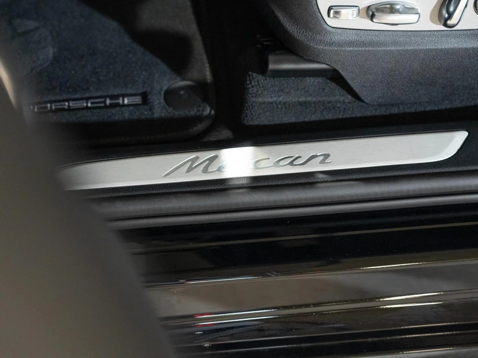 2026 Porsche Macan Electric - Image 11 of 29