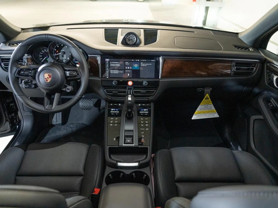 2026 Porsche Macan Electric - Image 26 of 29