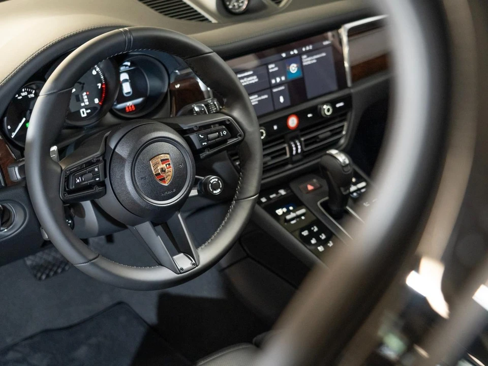 2026 Porsche Macan Electric - Image 15 of 29