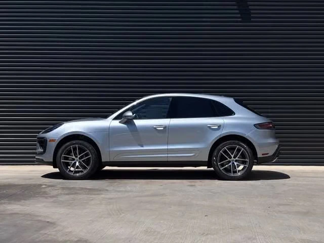 2026 Porsche Macan Electric - Image 10 of 31