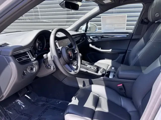 2026 Porsche Macan Electric - Image 31 of 31