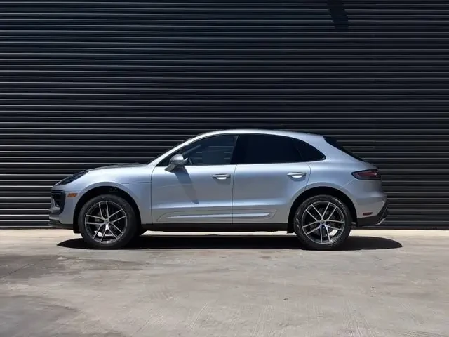 2026 Porsche Macan Electric - Image 15 of 31
