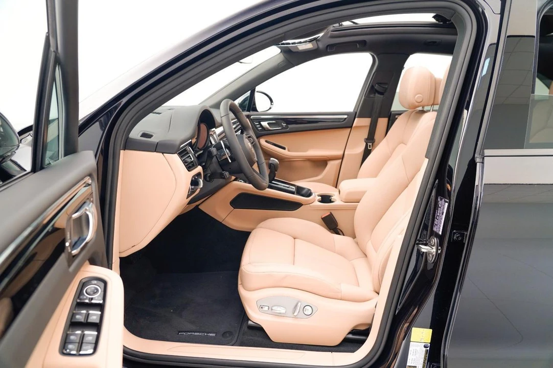2026 Porsche Macan - Image 16 of 29