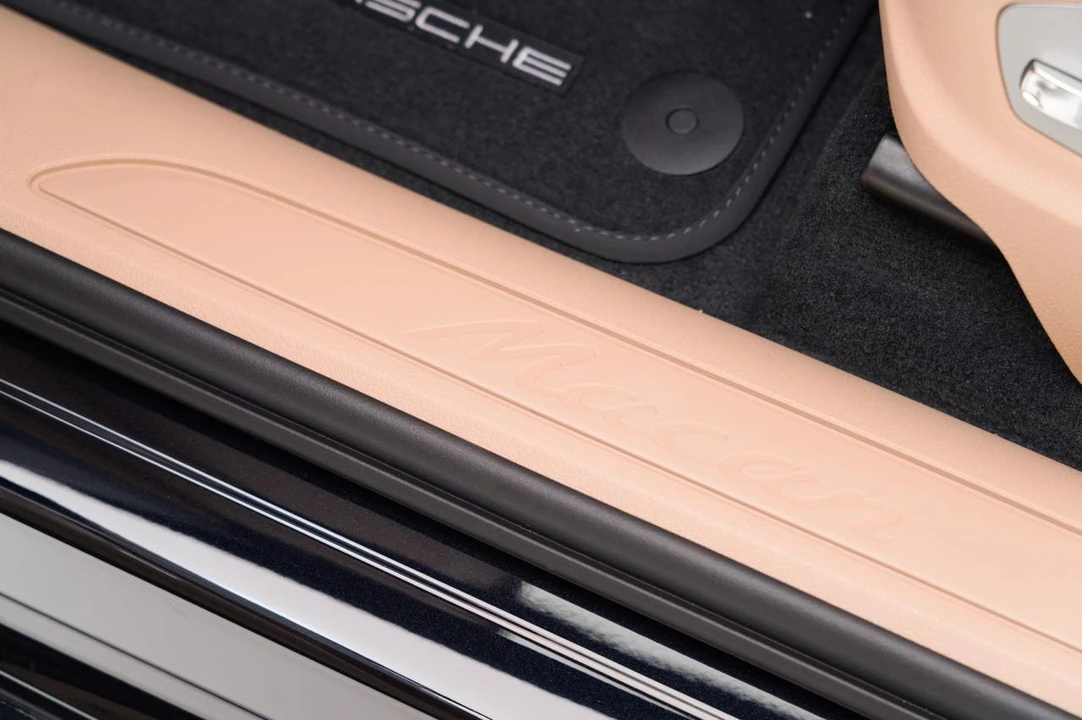 2026 Porsche Macan - Image 13 of 29
