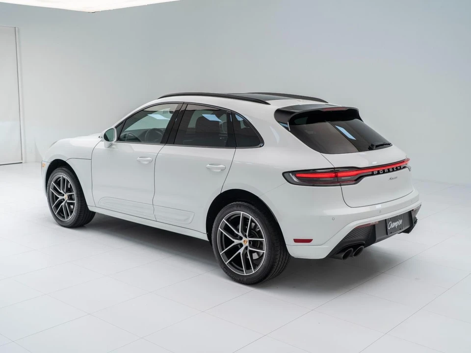 2026 Porsche Macan - Image 3 of 30