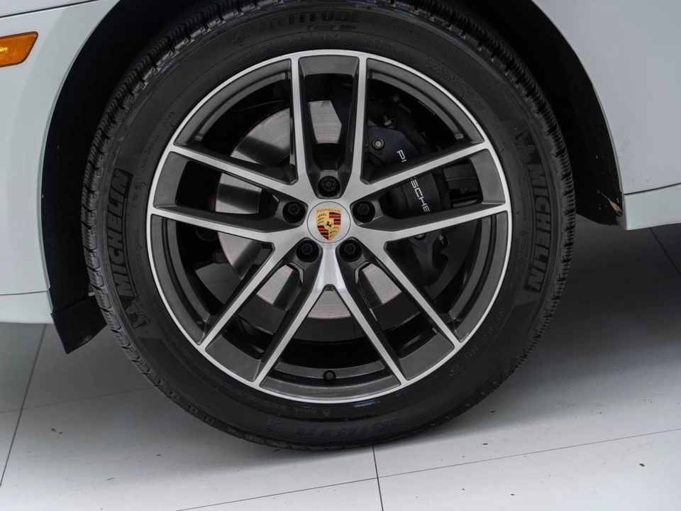 2026 Porsche Macan - Image 12 of 30