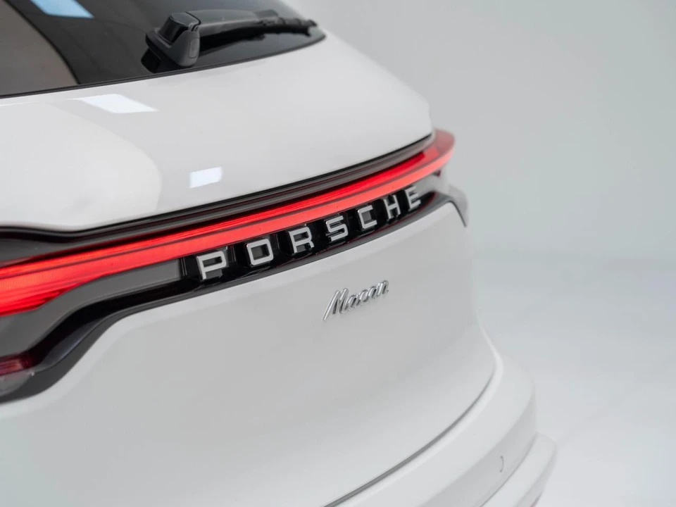 2026 Porsche Macan - Image 13 of 30