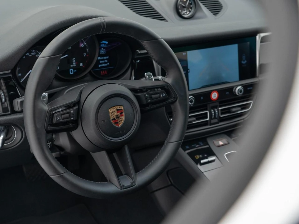 2026 Porsche Macan - Image 19 of 30
