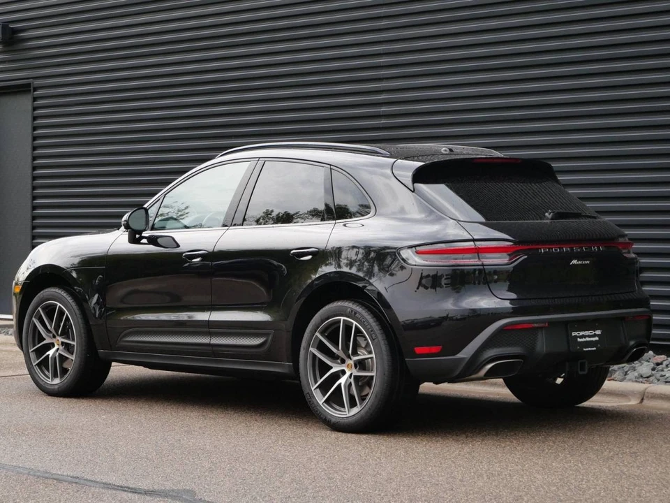 2026 Porsche Macan Electric - Image 3 of 5