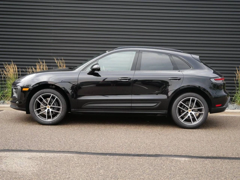2026 Porsche Macan Electric - Image 2 of 5