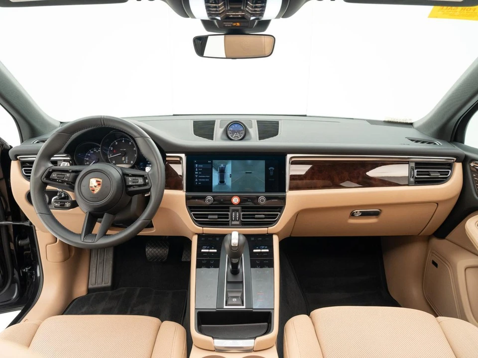 2026 Porsche Macan - Image 28 of 30