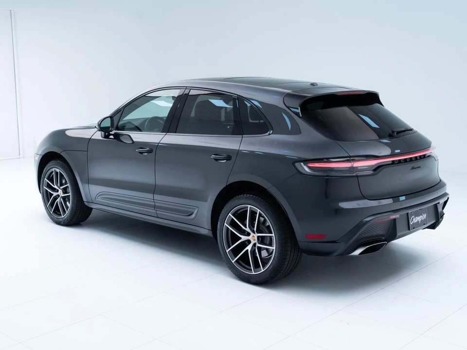 2026 Porsche Macan - Image 4 of 30