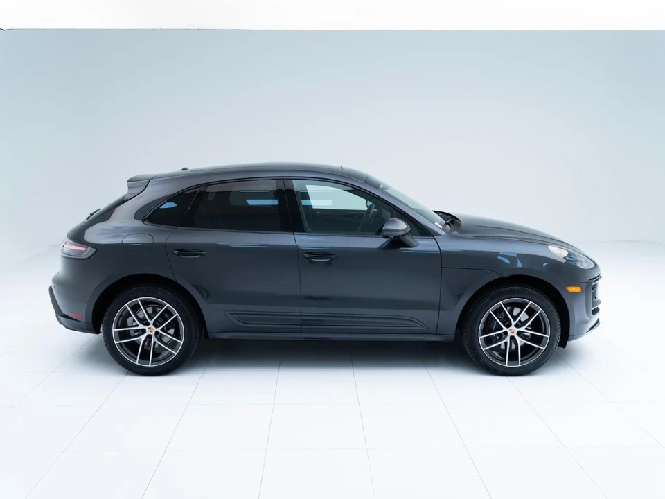 2026 Porsche Macan - Image 9 of 30