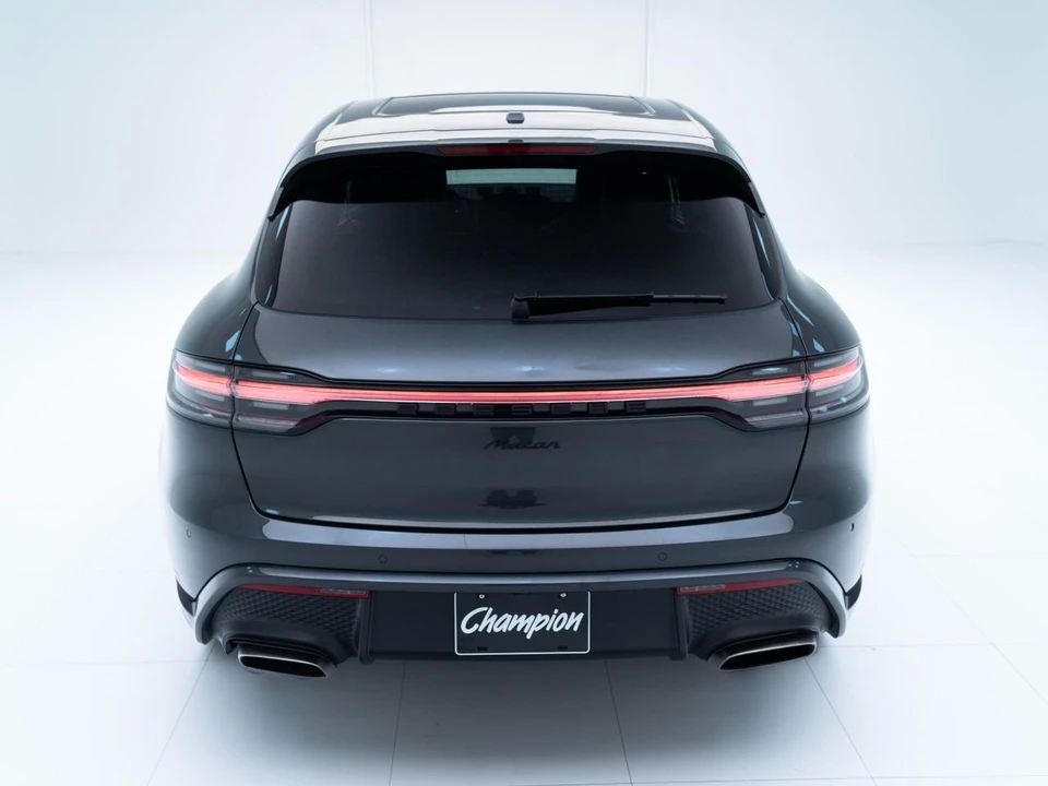 2026 Porsche Macan - Image 11 of 30