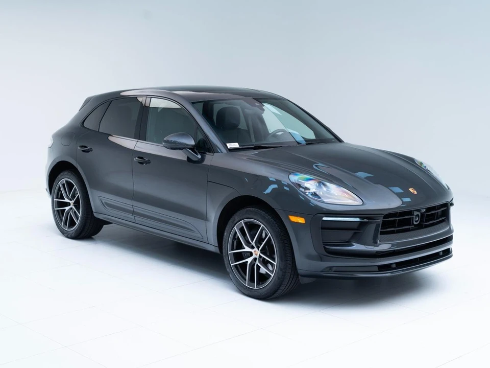 2026 Porsche Macan - Image 8 of 30