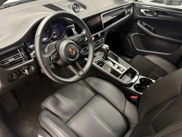 2026 Porsche Macan Electric - Image 4 of 5