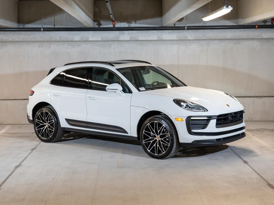 2026 Porsche Macan - Image 10 of 31