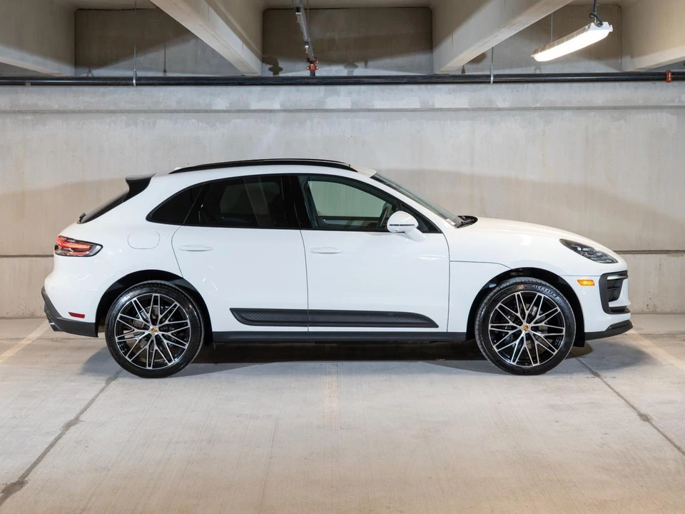 2026 Porsche Macan - Image 9 of 31