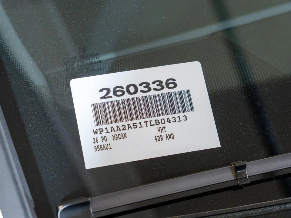 2026 Porsche Macan - Image 31 of 31
