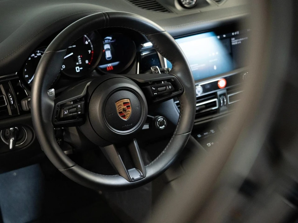 2026 Porsche Macan - Image 15 of 29