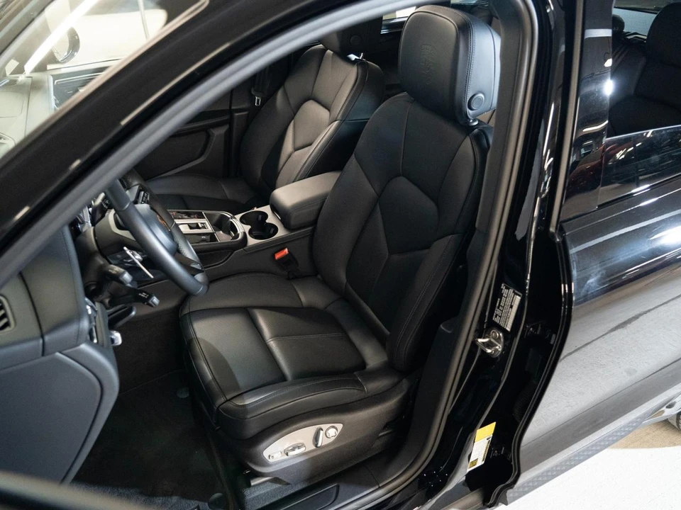 2026 Porsche Macan - Image 6 of 29