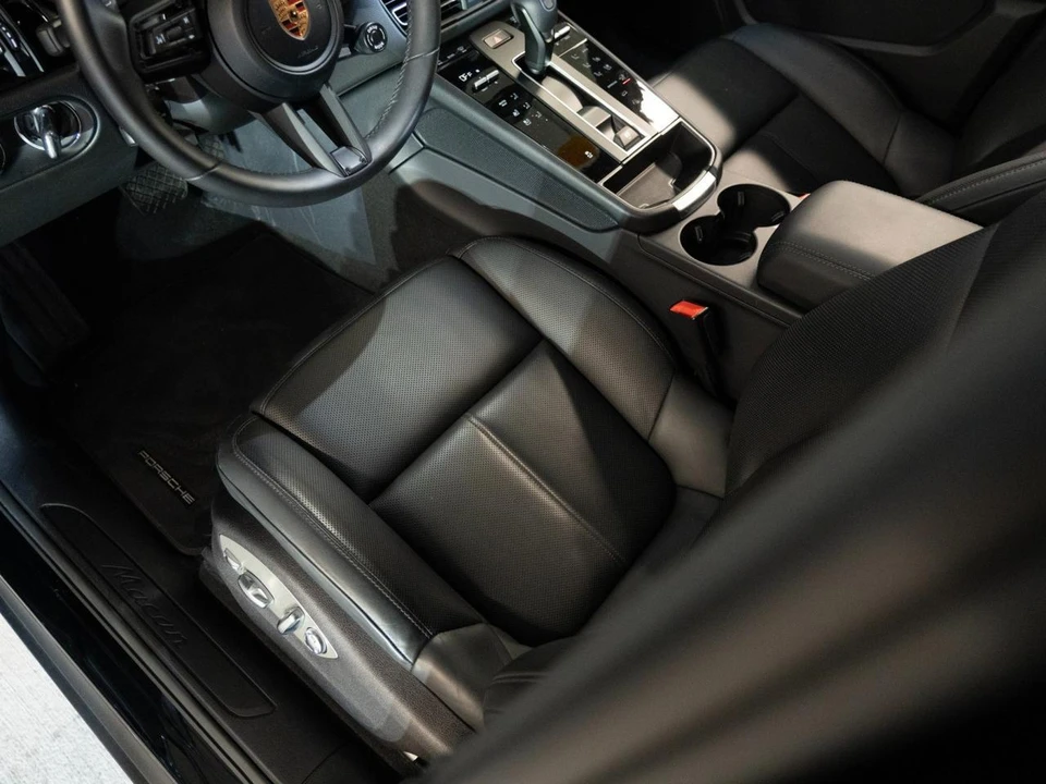 2026 Porsche Macan - Image 14 of 29