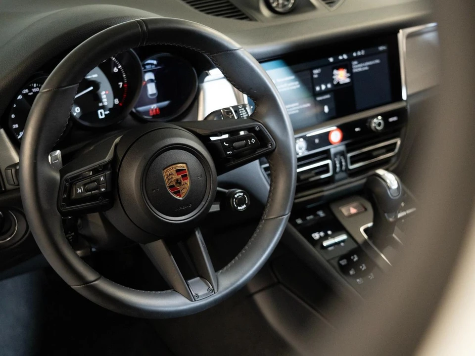 2026 Porsche Macan - Image 15 of 29