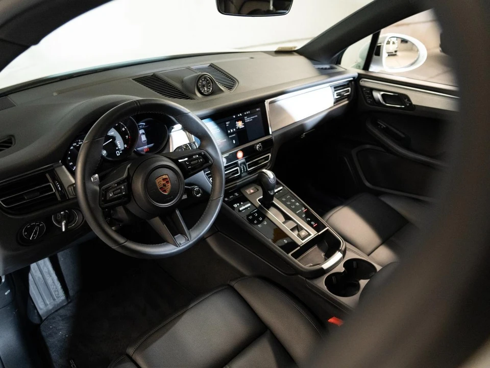 2026 Porsche Macan - Image 4 of 29