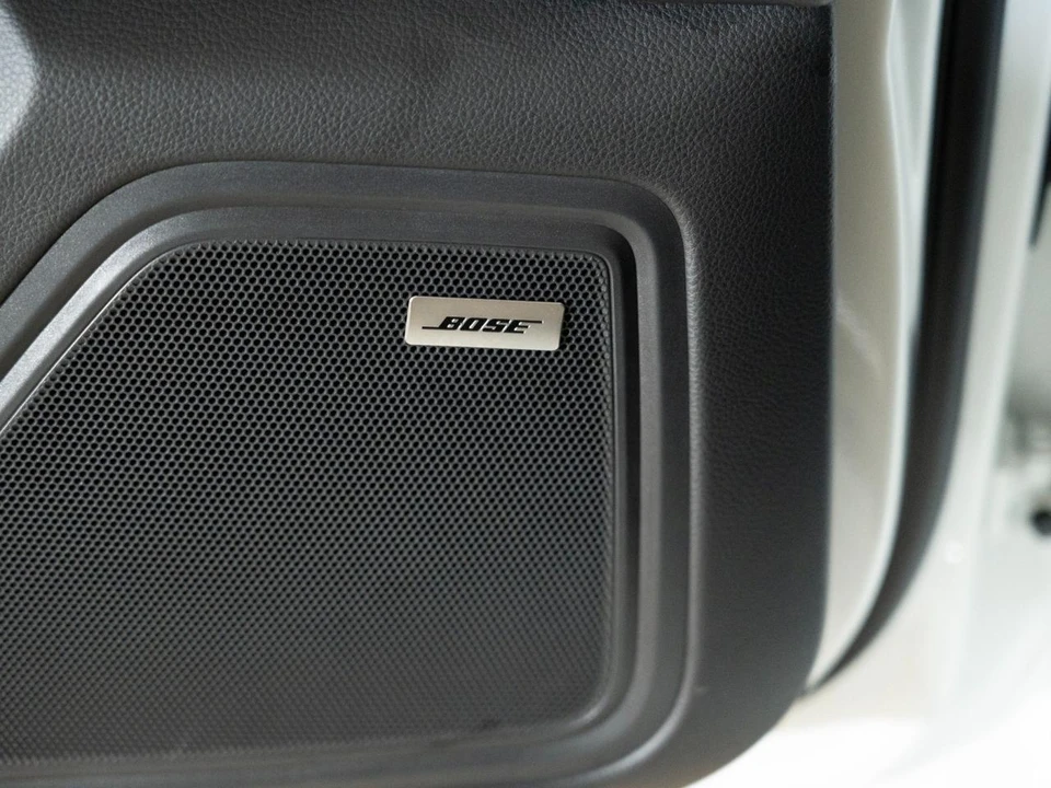2026 Porsche Macan - Image 18 of 29