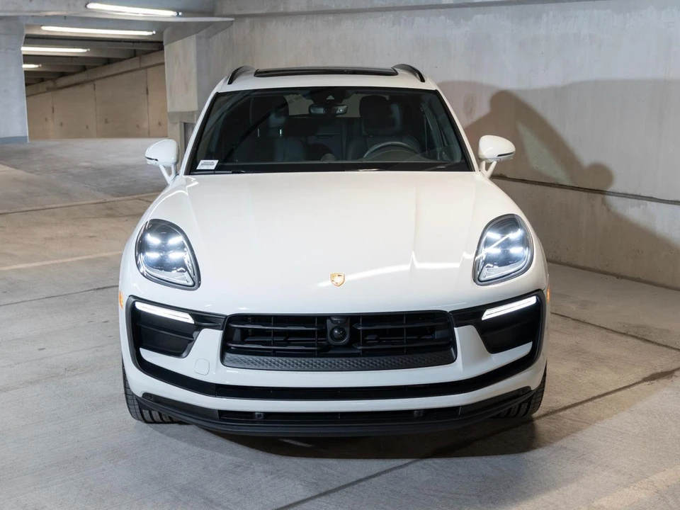 2026 Porsche Macan - Image 6 of 29