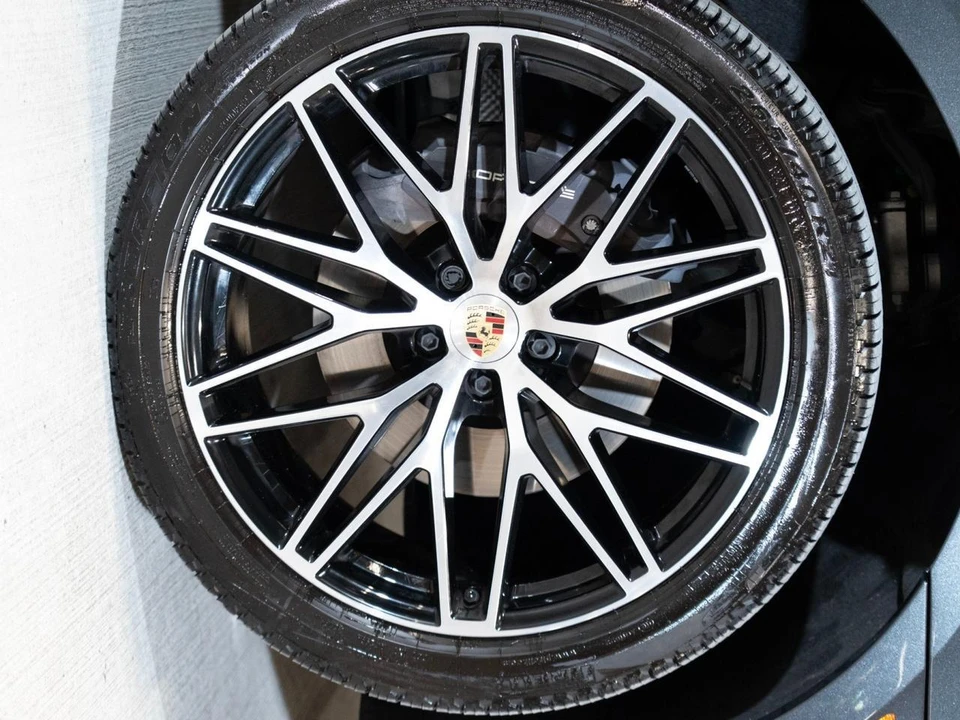 2026 Porsche Macan Electric - Image 11 of 30